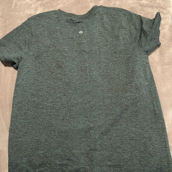 Lululemon t-shirt - Picture 2 of 4